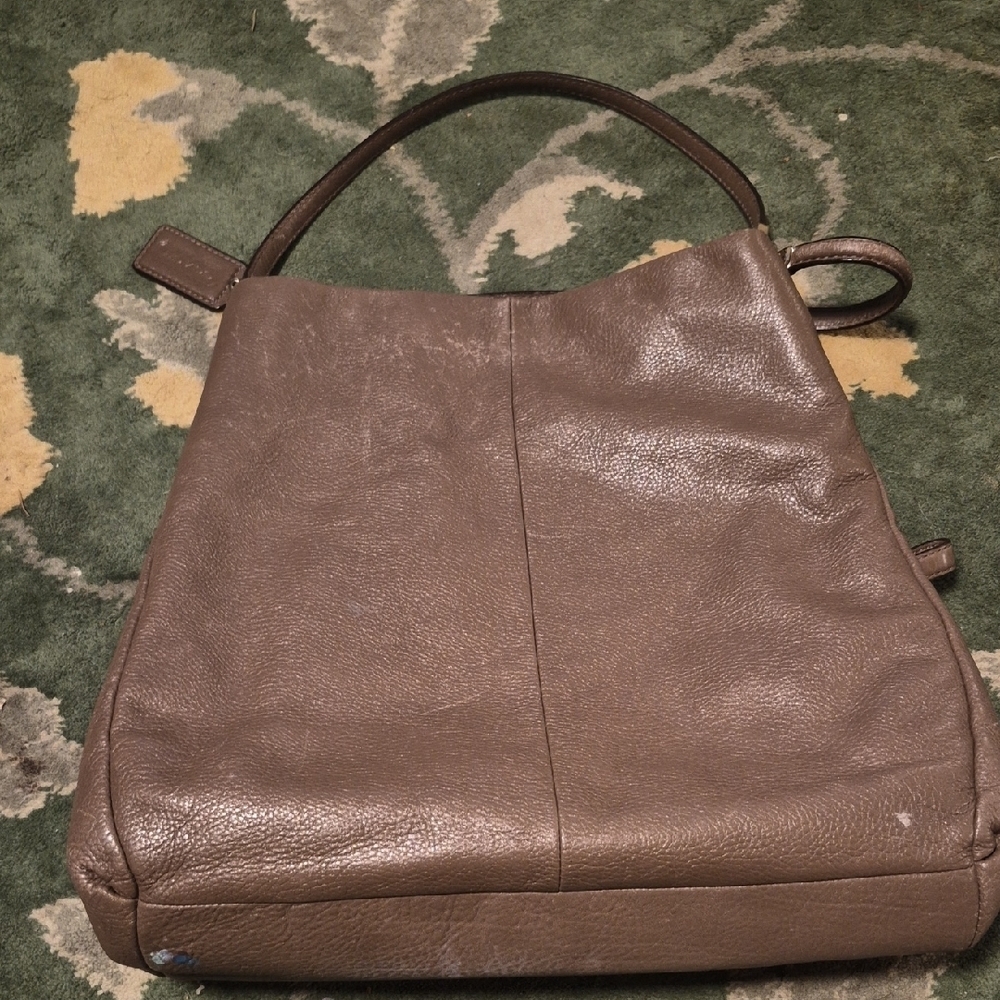 Classic Leather Tote Bag in Brown - Picture 7 of 15